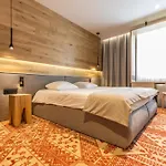 Premium Hotel